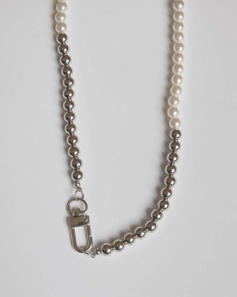 pearl and silver beads choker necklace with carabiner
